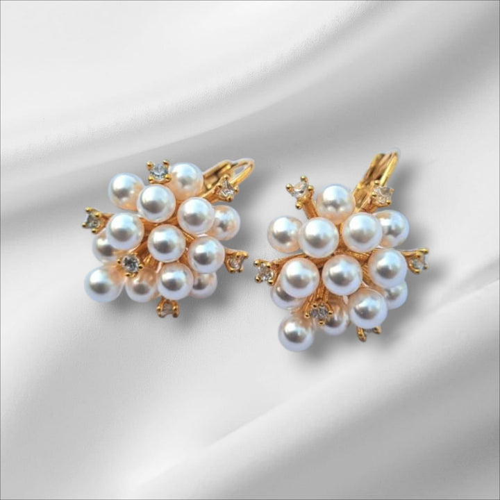 Vintage Pearl Bloom Earrings – Grace in Every Detail