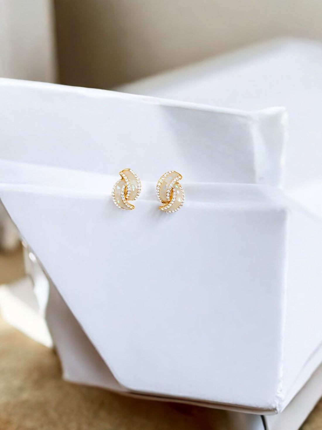 Golden Swirl Studs with Pearls//Super Glossy Studs