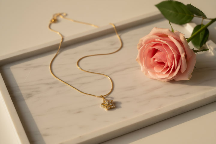 Blossom Sparkle Anti-Tarnish Pendant Necklace – 18K Gold Plated Floral Necklace for Women
